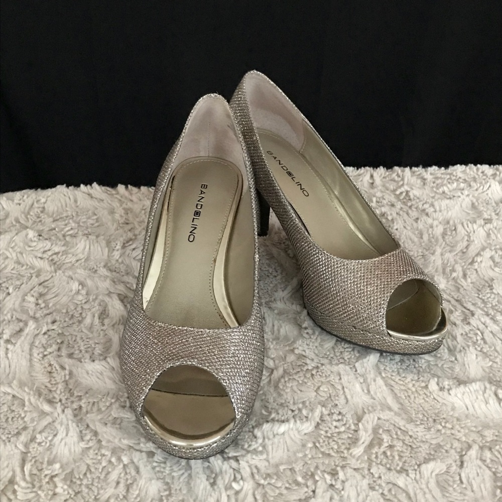 🔥Glitter pumps by Bandolino.🔥